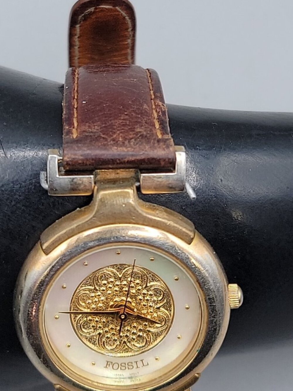 Vtg Fossil 1990s Womens Watch Gold Filigree Mandala Mother of Pearl Leather 30mm - Picture 10 of 16